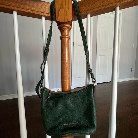 Emerald green leather Michael Kors small crossbody - Picture 3 of 4
